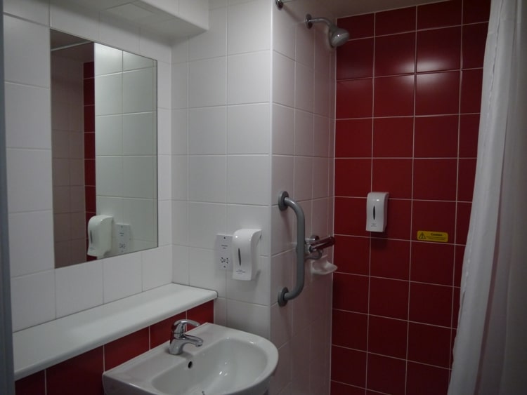Modern Bathroom At Travelodge, Fulham