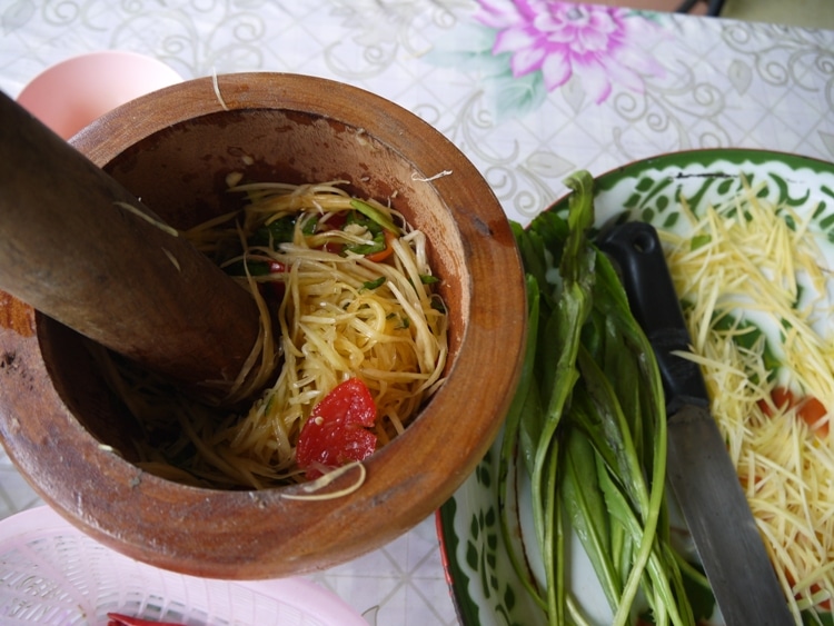 Som Tum (Green Papaya Salad)