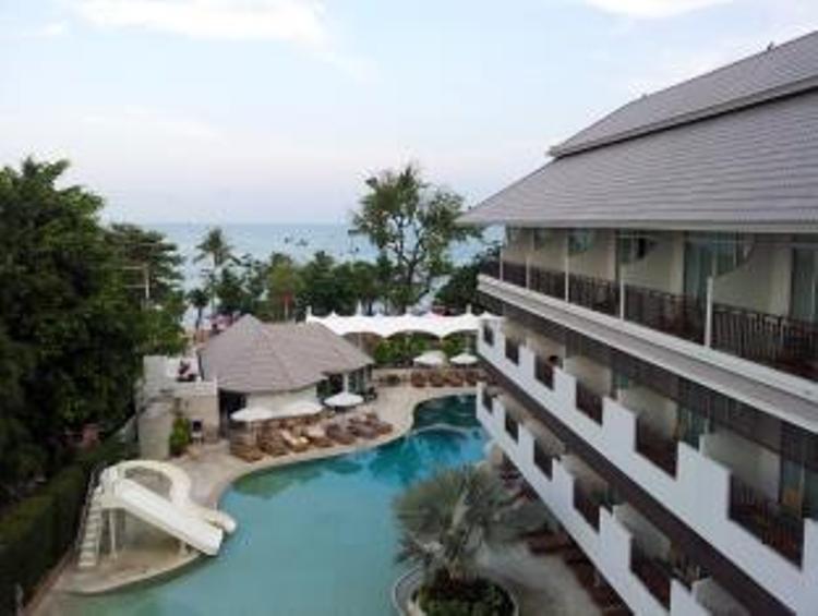 Pool At Pattaya Discovery Beach Hotel