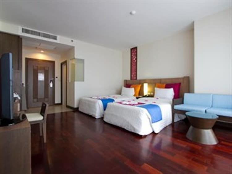 Sea View Room At Pattaya Discovery Beach Hotel