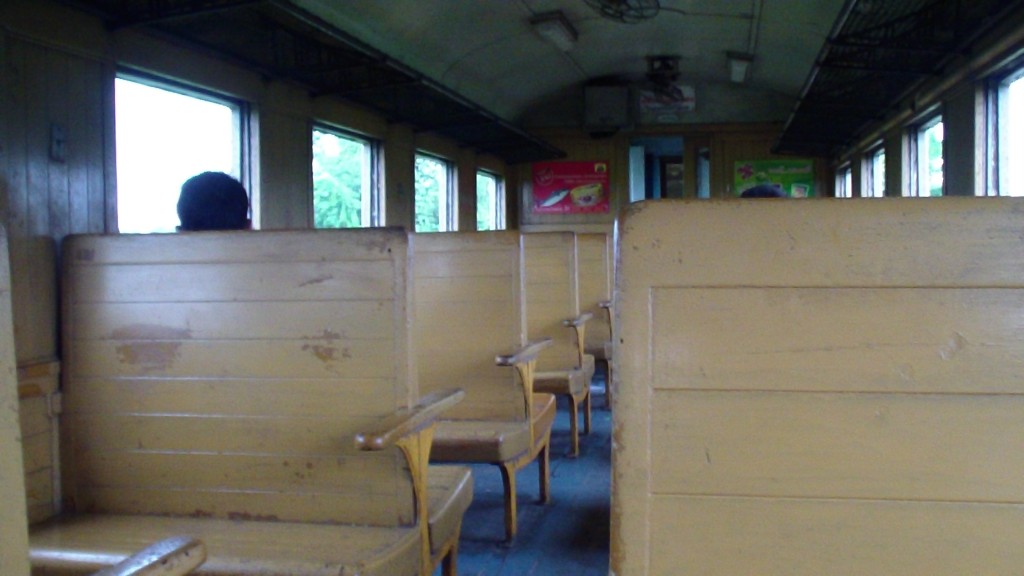 3rd-class-thonburi-to-nam-tok-train 3rd Class Bangkok Thonburi To Nam Tok Train