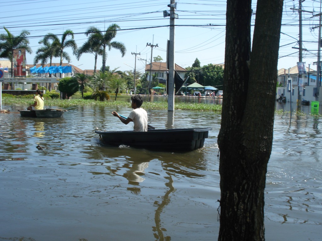 boats-thailand-floods-2011 Two Boats During Thailand Flooding 2011