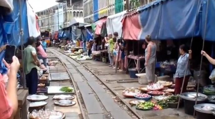 Maeklong Market Train