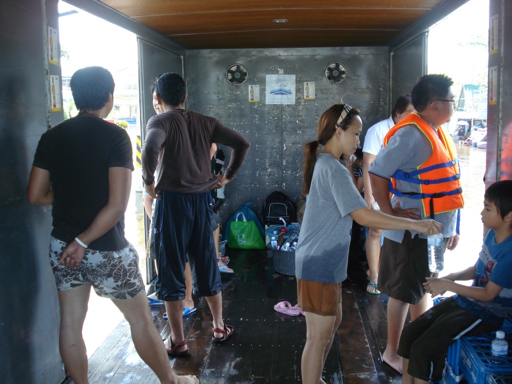 rescue-lorry-thailand-floods-2011 Army Rescue Lorry