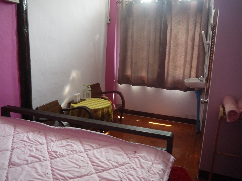 room at baan are gong guesthouse in ayutthaya room at baan are gong guesthouse in ayutthaya