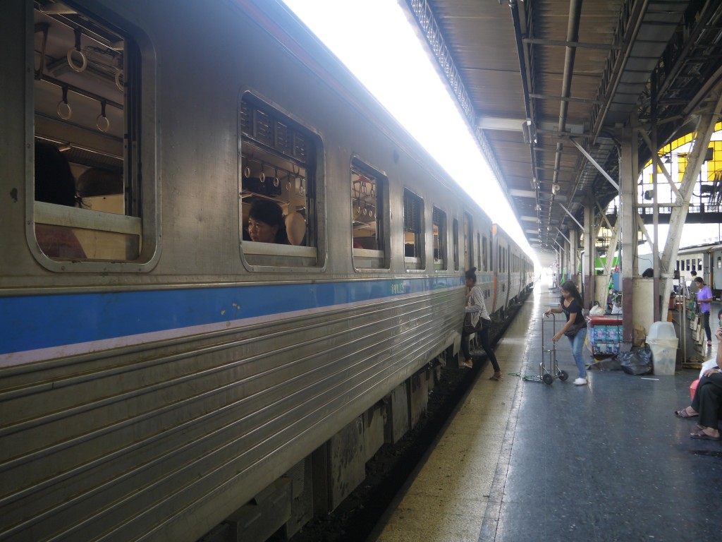 Train From Bangkok To Ayutthaya