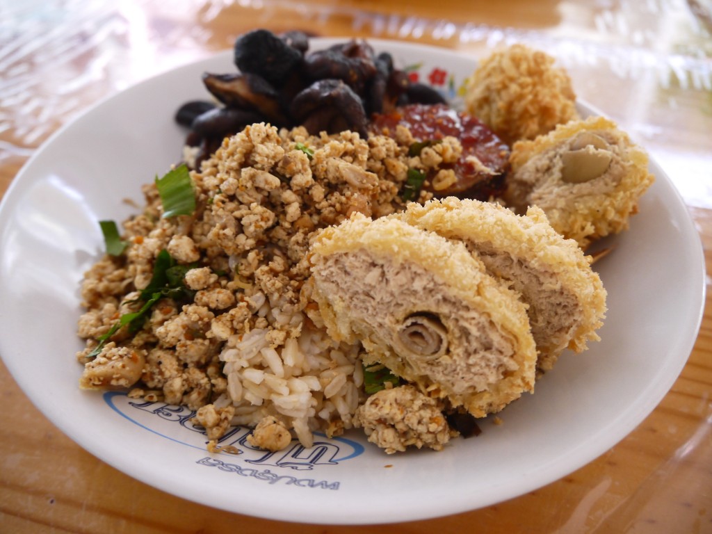 Rice, Larb, Vegetables and Fake Chicken