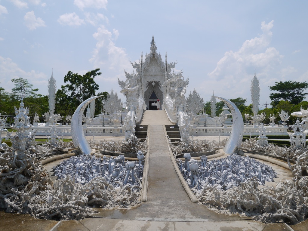 The White Temple in Chang Ria, weird Thailand temples
