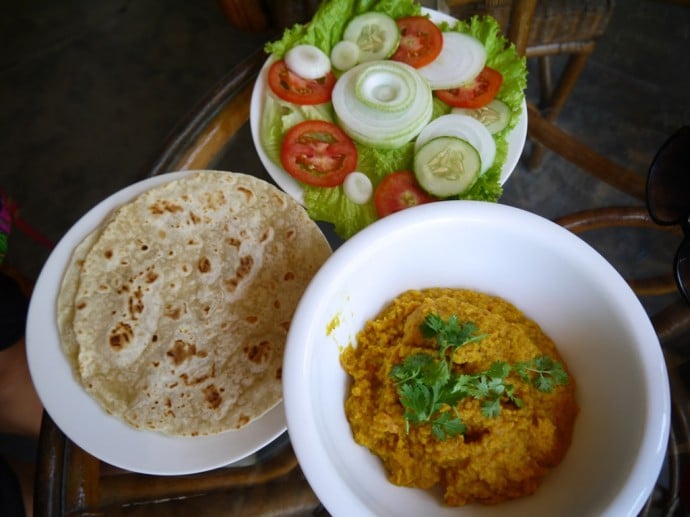 Vegan Dahl, Roti & Salad