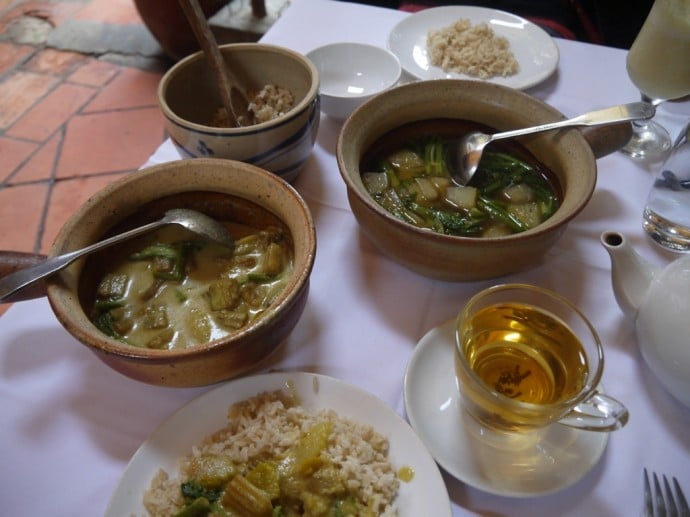 Stirring Curry & Sour Grilled Papaya Soup At Chamkar, Siem Reap