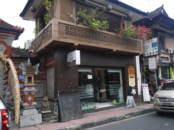 Outside Coffee &, Ubud, Bali, Indonesia Outside Coffee &, Ubud, Bali, Indonesia