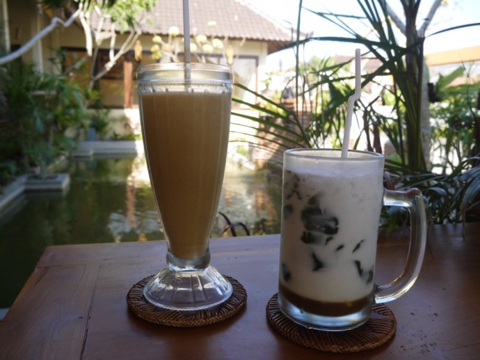 Avocado & Mango Smoothie And Ice Daluman Avocado & Mango Smoothie And Ice Daluman