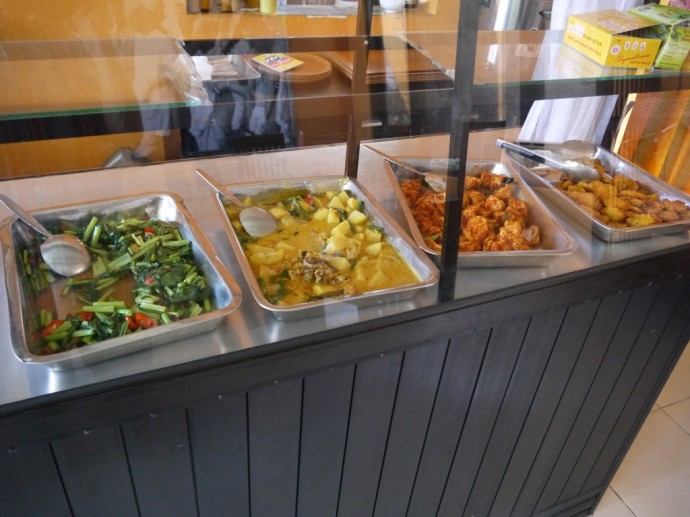 Buffet Options At Happy Laksmi