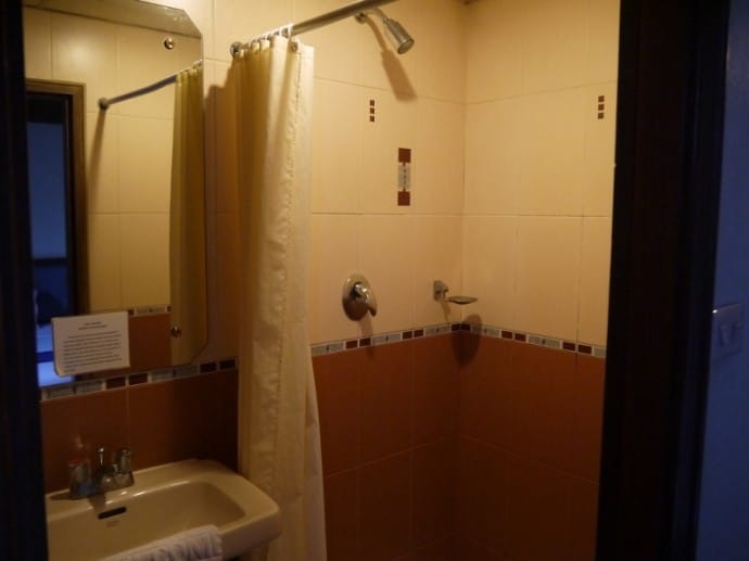 Shower At Silom Avenue Inn, Bangkok