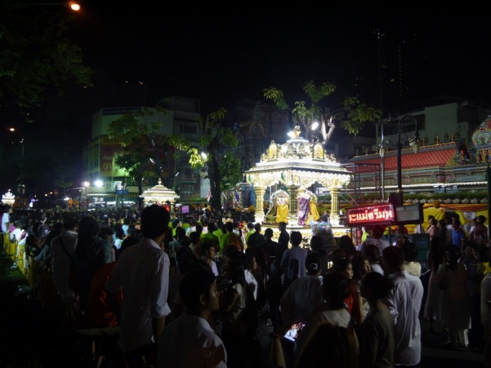 Outside Sri Maha Mariamman Templ On Silom Road, Bangkok