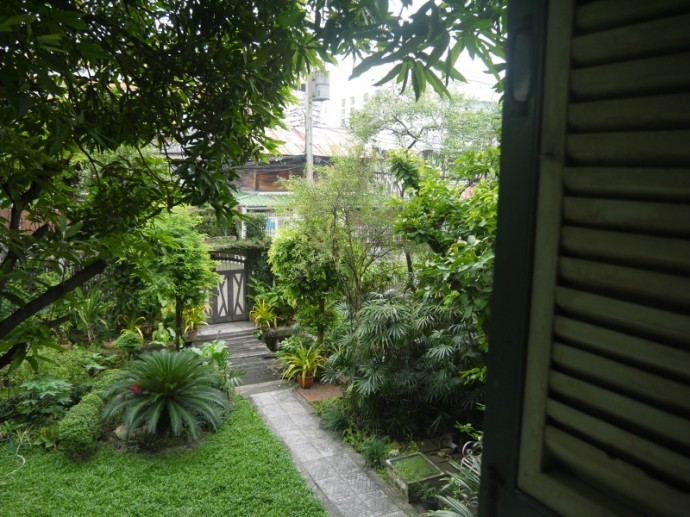 View Of Garden From Upstairs