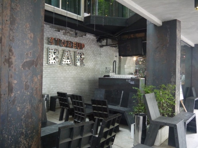 Bar Area At Thrive The Hostel - Patpong By The Belle Bar Area At Thrive The Hostel - Patpong By The Belle