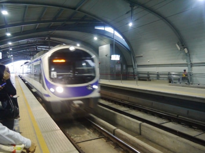 City Line Train Arriving At Phaya Thai Station