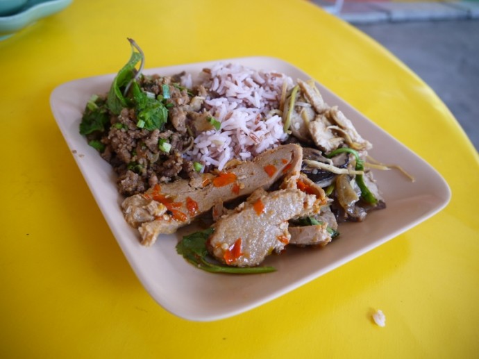Lunch At Seven Steps Vegetarian, Nakhon Ratchasima (Korat) Lunch At Seven Steps Vegetarian, Nakhon Ratchasima (Korat)