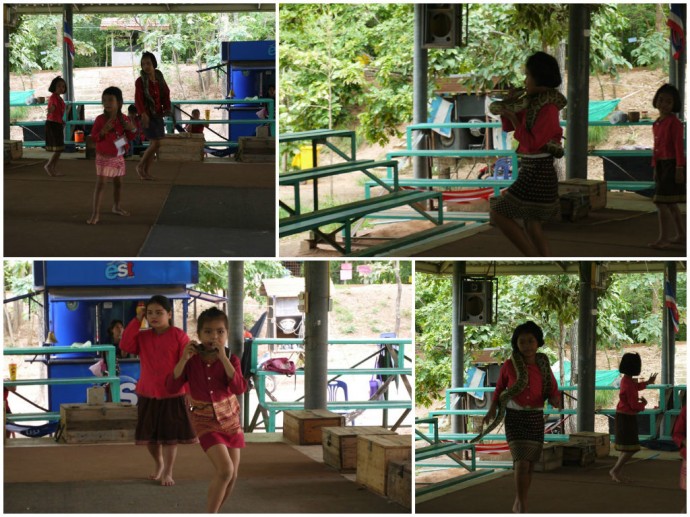 Young Thai Girls Dancing With Pythons