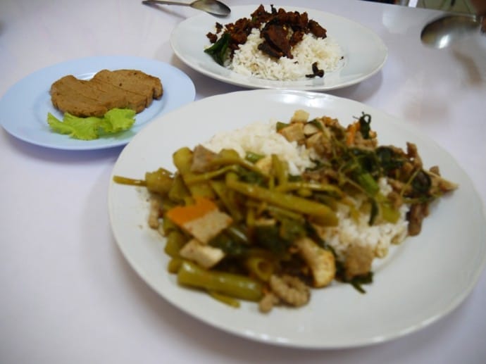 Lunch At Jay Jay Vegetarian, Pho Si Road, Udon Thani