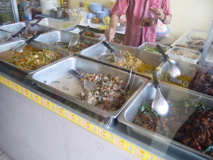 Lunchtime Food Choices At Jay Jay Vegetarian, Pho Si Road, Udon Thani