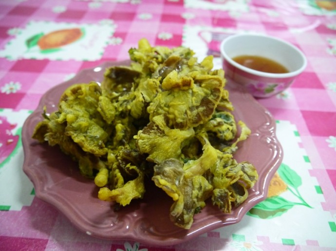 Vegetarian Bueng Kan - Deep Fried Giant Mushrooms