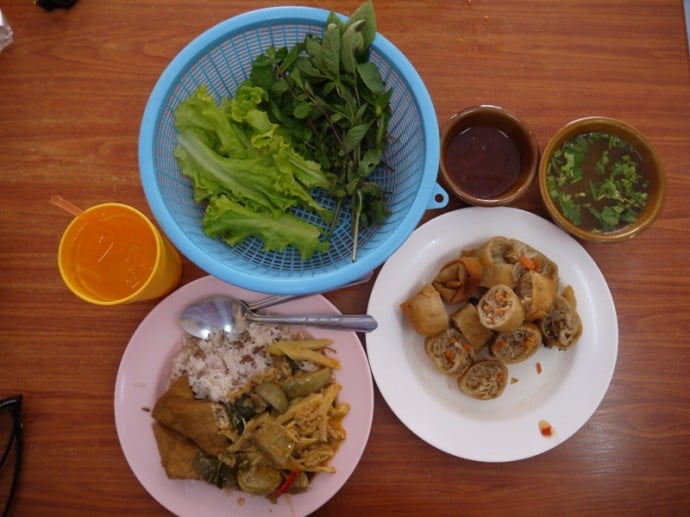 Lunch At Zing Zing Vegetarian, Udon Thani