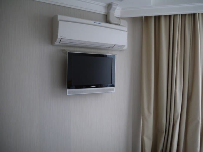 TV & Aircon At Bishop Lei International Hotel