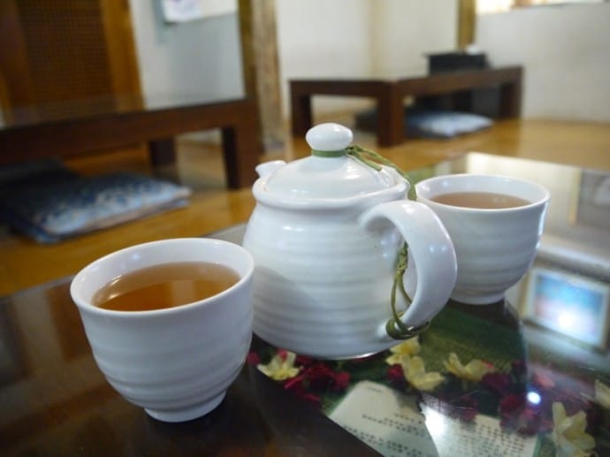 Free Tea At Oh Se Gae Hyang Vegetarian Restaurant In Insadong, Seoul