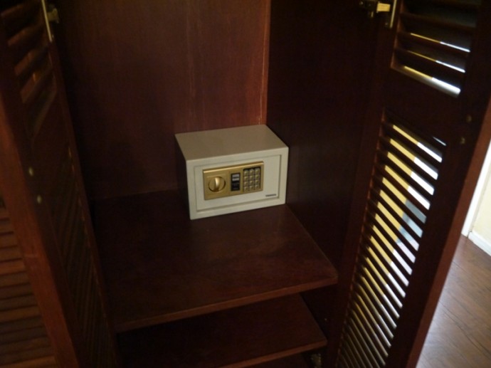 Small Safe At Littlest Guesthouse, Bangkok