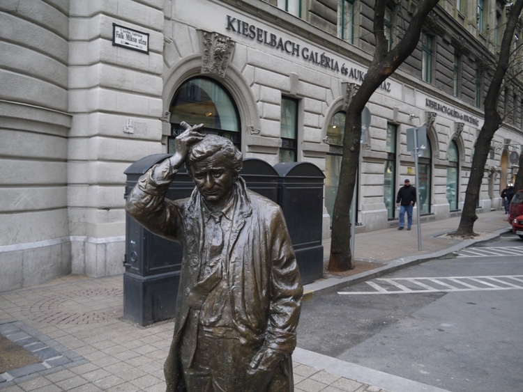 Columbo Statue, Budapest