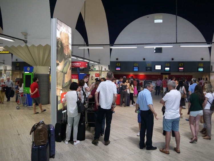 British Airways Queues At Check-In & Bag Drop