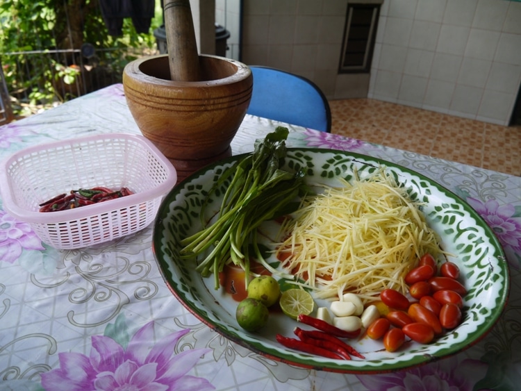 Som Tum (Green Papaya Salad) Ingredients